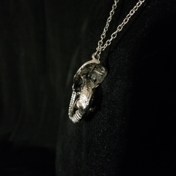 Baby Xenomorph Pendant Necklace - Creature from Alien - Silver color - New - Picture 7 of 7